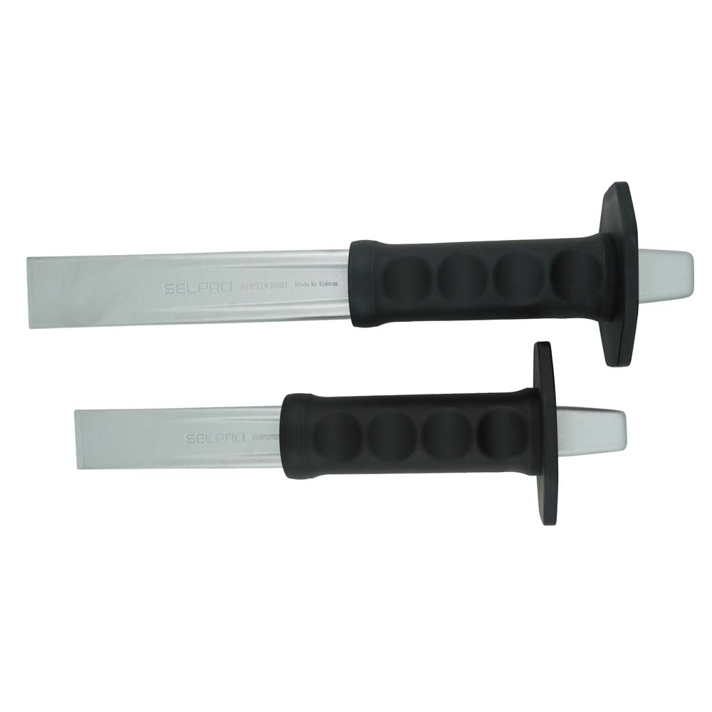 Ribbed Flat Chisel with Rubber Grip